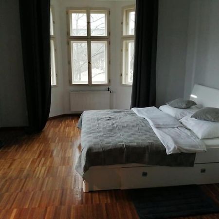 2 Bedrooms Close Vysehrad - Congress Centrum Prag Exteriör bild