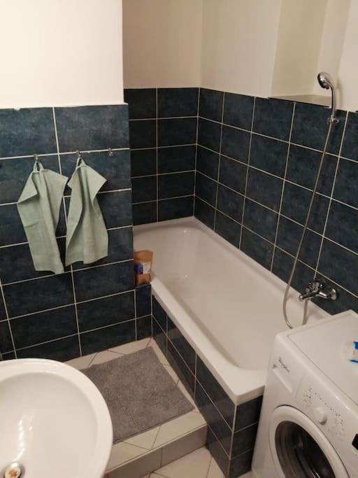 2 Bedrooms Close Vysehrad - Congress Centrum Prag Exteriör bild