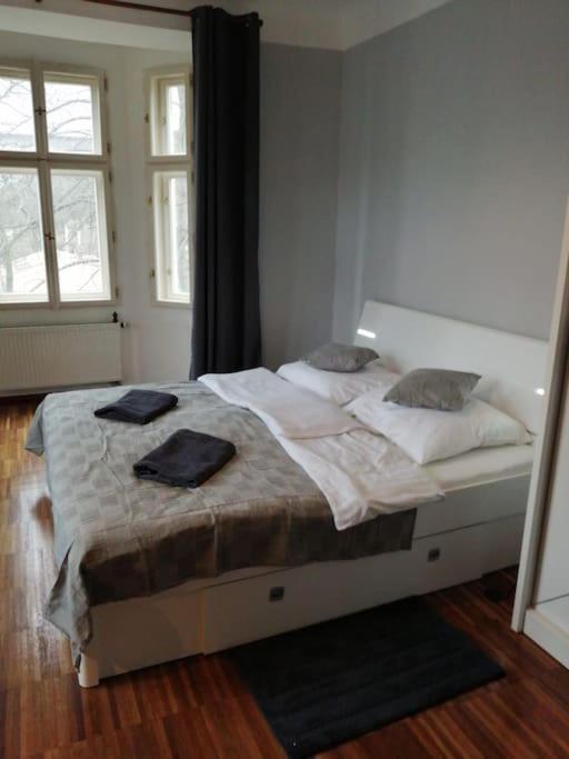 2 Bedrooms Close Vysehrad - Congress Centrum Prag Exteriör bild