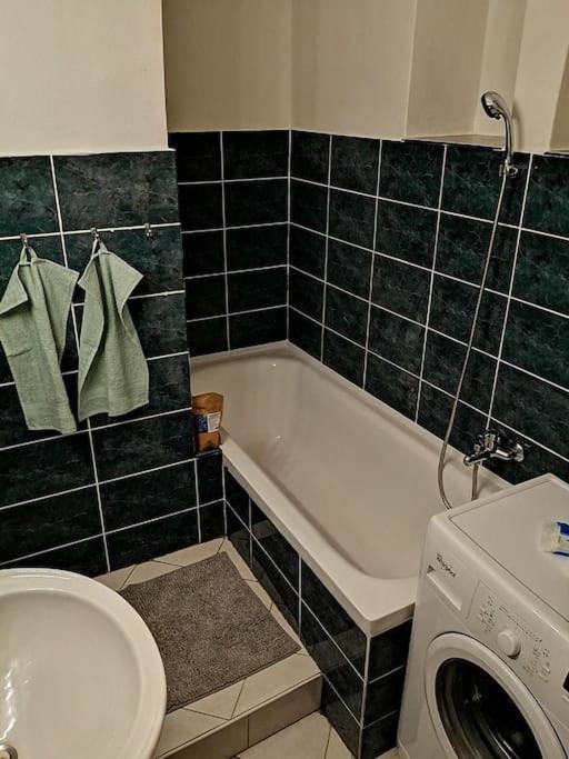 2 Bedrooms Close Vysehrad - Congress Centrum Prag Exteriör bild