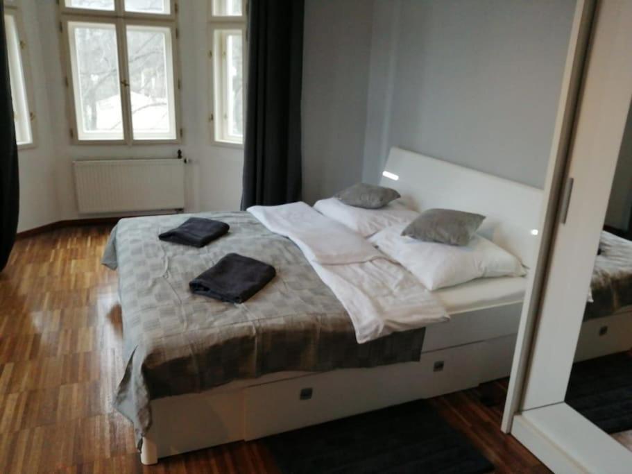 2 Bedrooms Close Vysehrad - Congress Centrum Prag Exteriör bild